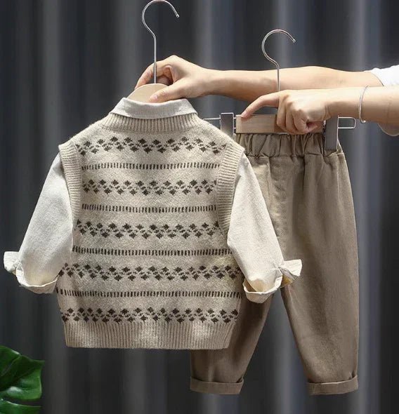 2 - 7 Yaş Erkek Çocuk Kırık Beyaz Üç Parçalı Konforlu Takım - MAKKA