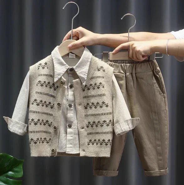 2 - 7 Yaş Erkek Çocuk Kırık Beyaz Üç Parçalı Konforlu Takım - MAKKA